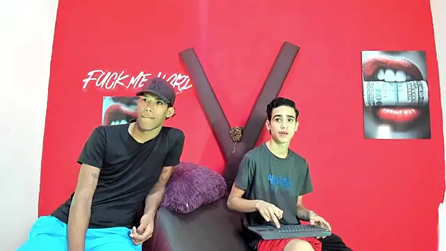 GREEN BOYS online show from 02-24-26, 07:28