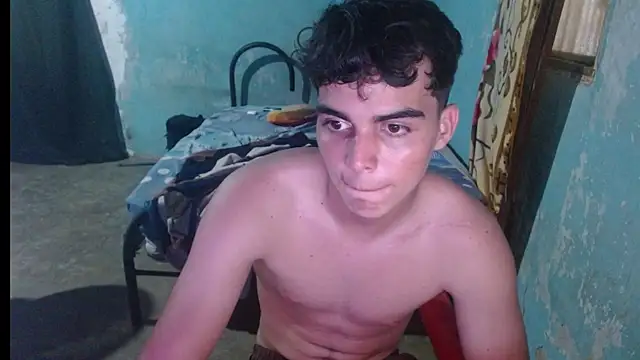Snapshot of heiker__ chatting on 05-22-26, 03:13 heiker online show from 05-22-26, 03:13