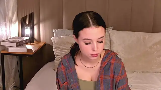 Snapshot of LanaLedger chatting on 03-03-26, 10:43 LanaLedger online show from 03-03-26, 10:43