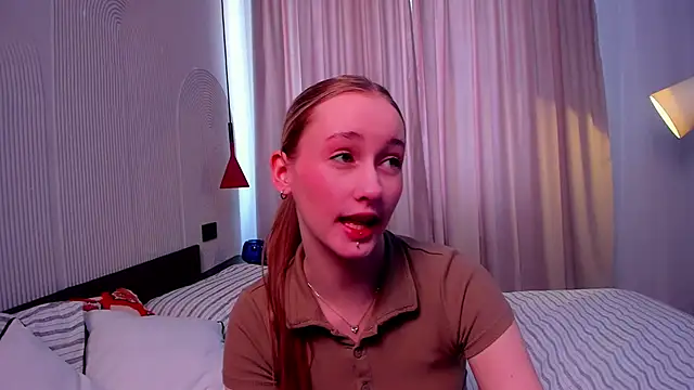 Snapshot of TraceeRebollar chatting on 03-04-26, 07:36 TraceeRebollar online show from 03-04-26, 07:36