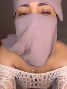 Snapshot of Lamarab chatting on 02-25-26, 10:19 Lamarab online show from 02-25-26, 10:19