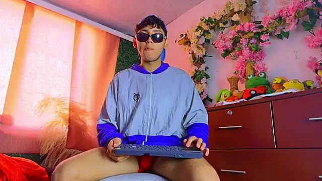 Snapshot of Ian_Hunter chatting on 02-26-26, 01:21 Ian Hunter online show from 02-26-26, 01:21