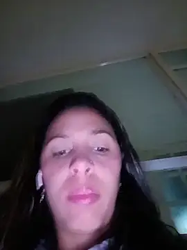 Snapshot of kiki_milu chatting on 06-07-26, 01:43 kiki milu online show from 06-07-26, 01:43