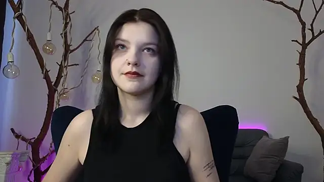 Snapshot of DeliaEffy chatting on 02-27-26, 01:22 DeliaEffy online show from 02-27-26, 01:22