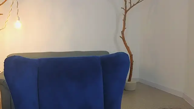 DeliaEffy online show from 04-07-26, 12:49