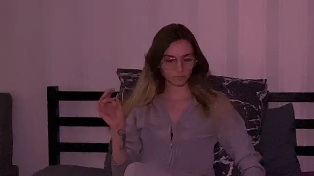 Snapshot of missmiroslava chatting on 03-03-26, 07:53 missmiroslava online show from 03-03-26, 07:53