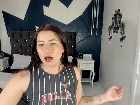 Snapshot of sara_gray__ chatting on 02-21-26, 07:26 sara gray online show from 02-21-26, 07:26