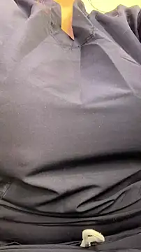 Snapshot of Sara25_07 chatting on 02-17-26, 11:50 Sara25 07 online show from 02-17-26, 11:50