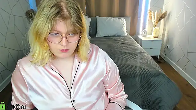 luna c0ra online show from 04-09-26, 01:05