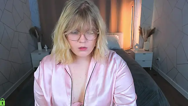 luna c0ra online show from 04-10-26, 01:11