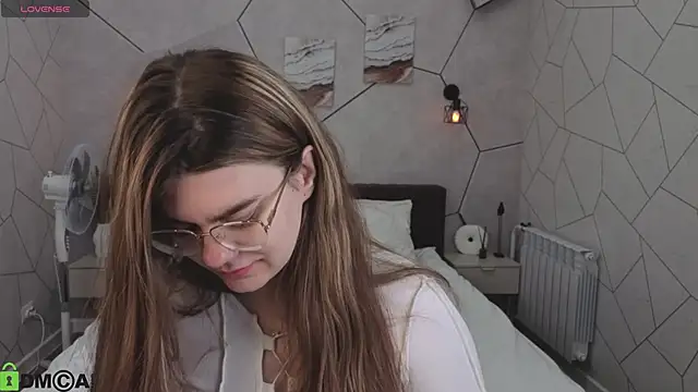 Snapshot of zoe_j0y chatting on 02-20-26, 01:57 zoe j0y online show from 02-20-26, 01:57