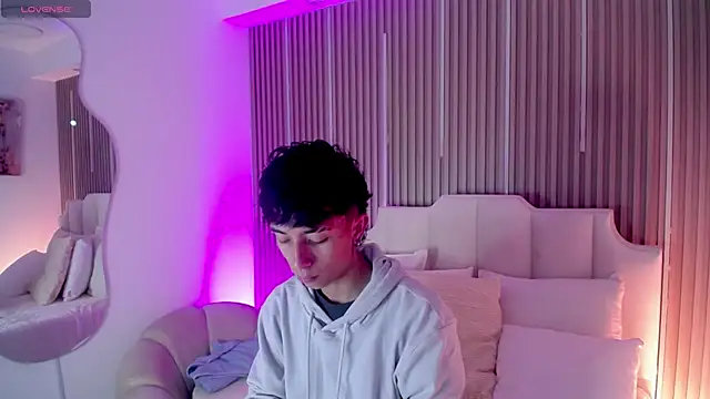 Snapshot of Aiden_Rivers_ chatting on 03-01-26, 01:02 Aiden Rivers online show from 03-01-26, 01:02