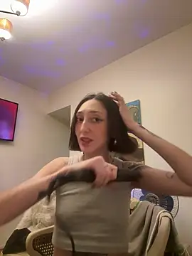 FrutillitaXX online show from 04-08-26, 09:59