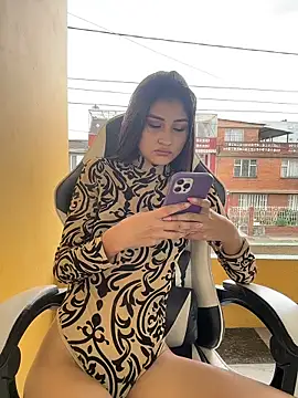 Aylin fire online show from 02-19-26, 07:10