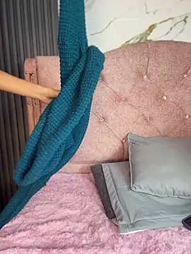 Aylin fire online show from 04-19-26, 06:43