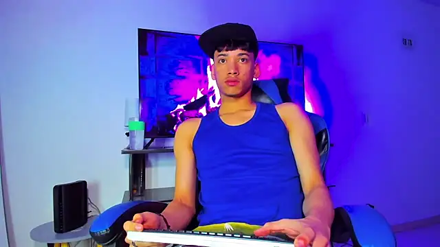 Lyam Russo online show from 03-18-26, 08:39