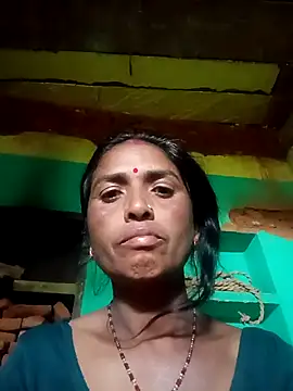 Snapshot of Hot_re83 chatting on 02-16-26, 11:28 Hot re83 online show from 02-16-26, 11:28