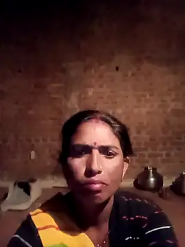 Snapshot of Hot_re83 chatting on 02-17-26, 11:33 Hot re83 online show from 02-17-26, 11:33