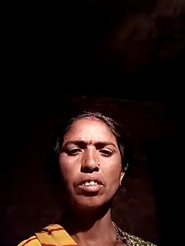 Snapshot of Hot_re83 chatting on 02-26-26, 07:57 Hot re83 online show from 02-26-26, 07:57