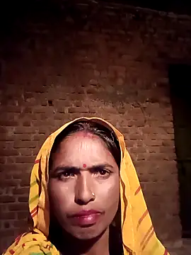 Snapshot of Hot_re83 chatting on 02-28-26, 04:41 Hot re83 online show from 02-28-26, 04:41