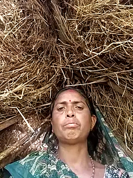 Snapshot of Hot_re83 chatting on 03-03-26, 10:43 Hot re83 online show from 03-03-26, 10:43