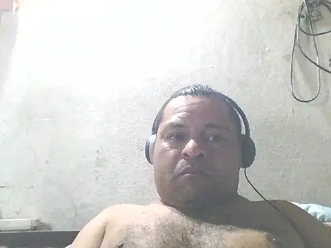Snapshot of DesexedCooler chatting on 06-17-26, 11:16 DesexedCooler online show from 06-17-26, 11:16