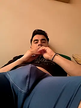 Snapshot of PornOliver247 chatting on 02-16-26, 06:48 PornOliver247 online show from 02-16-26, 06:48