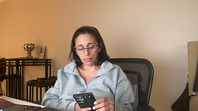 latinamom54 online show from 03-02-26, 06:48