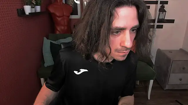 Snapshot of Daniel_Morrise chatting on 02-18-26, 07:48 Daniel Morrise online show from 02-18-26, 07:48