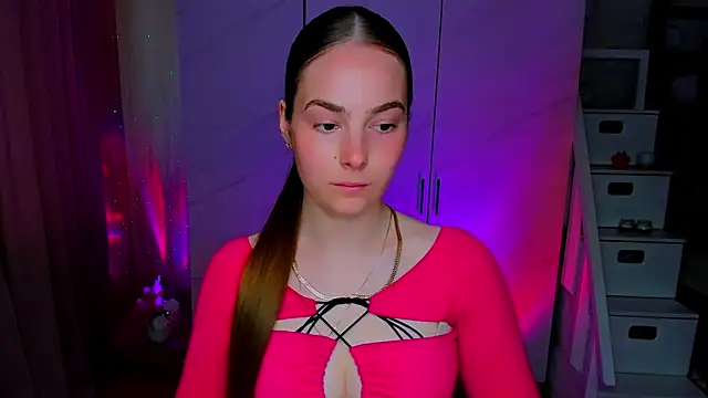 Maddy Wood  online show from 05-25-26, 08:53