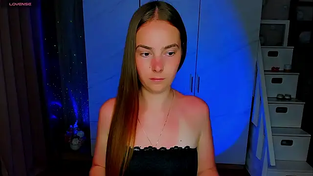 Snapshot of Maddy_Wood_ chatting on 06-23-26, 04:27 Maddy Wood online show from 06-23-26, 04:27