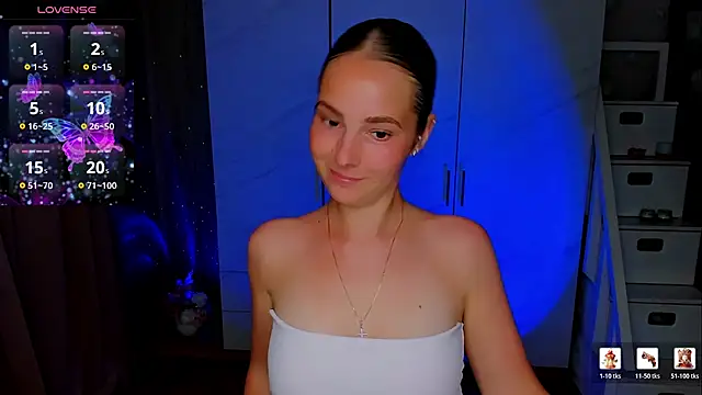 Snapshot of Maddy_Wood_ chatting on 07-04-26, 05:08 Maddy Wood online show from 07-04-26, 05:08