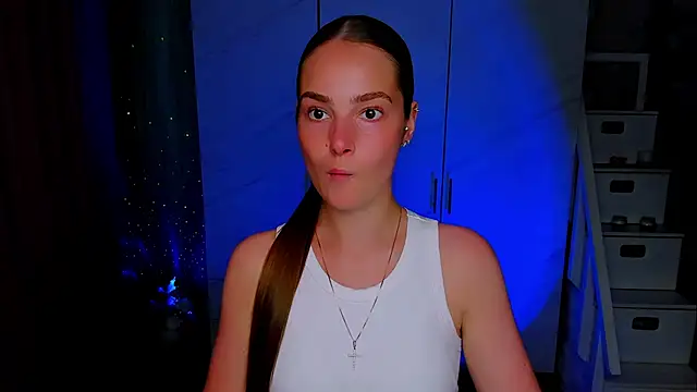 Snapshot of Maddy_Wood_ chatting on 07-10-26, 05:04 Maddy Wood online show from 07-10-26, 05:04
