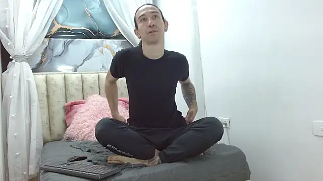 Snapshot of Dilan_Lust chatting on 02-23-26, 12:35 Dilan Lust online show from 02-23-26, 12:35