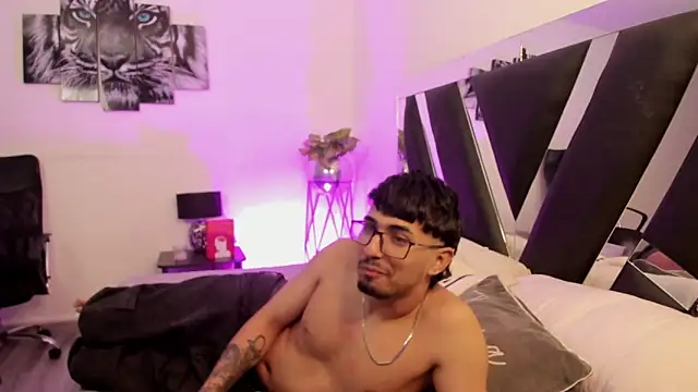 Mia Iron online show from 04-24-26, 01:24