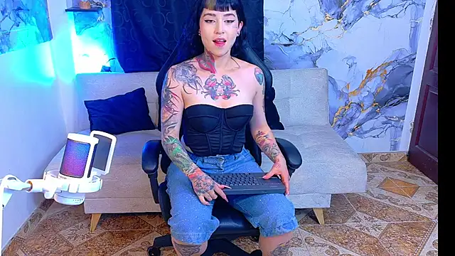 nova kitttyy online show from 07-24-26, 04:10