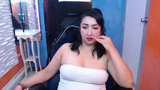 Snapshot of alma_tb1 chatting on 02-20-26, 01:11 alma tb1 online show from 02-20-26, 01:11