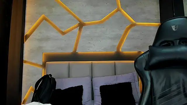 Snapshot of SilkNyx chatting on 02-24-26, 01:31 SilkNyx online show from 02-24-26, 01:31