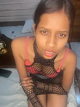 Snapshot of Rani1993 chatting on 02-16-26, 06:26 Rani1993 online show from 02-16-26, 06:26