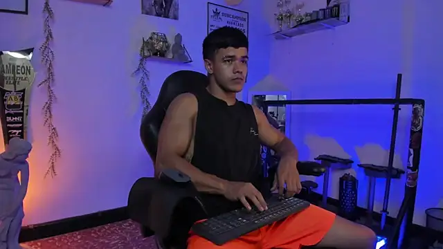 Snapshot of Rob_zaens33 chatting on 02-22-26, 10:41 Rob zaens33 online show from 02-22-26, 10:41