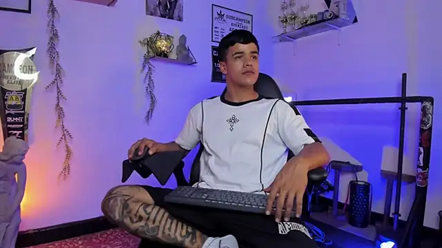 Snapshot of Rob_zaens33 chatting on 02-26-26, 03:11 Rob zaens33 online show from 02-26-26, 03:11