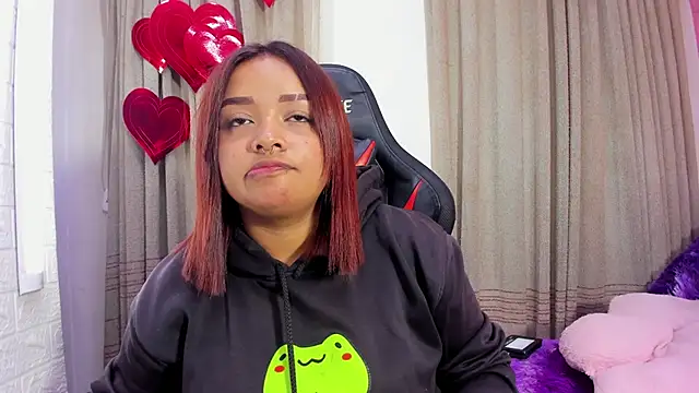 Snapshot of Sienna_Lux01 chatting on 02-22-26, 02:04 Sienna Lux01 online show from 02-22-26, 02:04