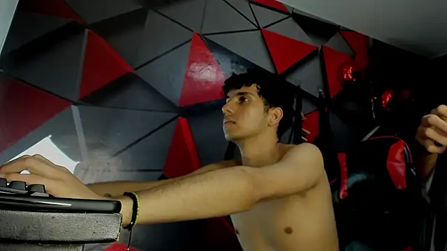 Snapshot of Gay_Red_Room chatting on 03-04-26, 03:01 Gay Red Room online show from 03-04-26, 03:01