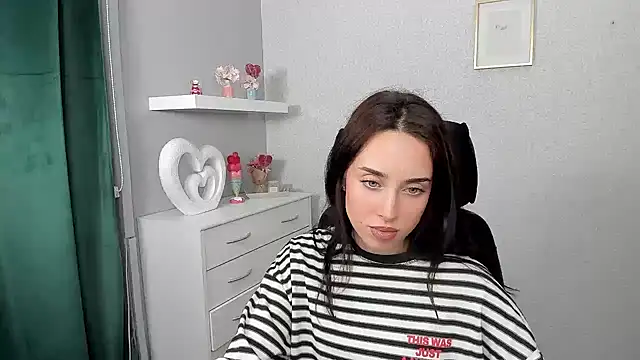 AdeleSolo online show from 03-30-26, 05:41