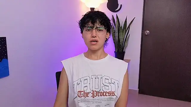 Snapshot of jeroharper_ chatting on 04-15-26, 09:26 jeroharper online show from 04-15-26, 09:26