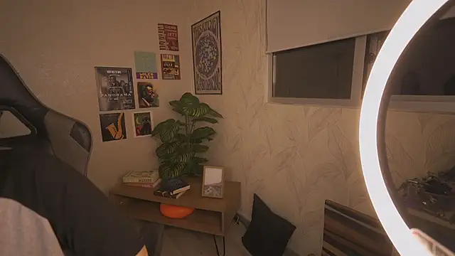 Snapshot of violette_clerk1_ chatting on 02-20-26, 12:18 violette clerk1 online show from 02-20-26, 12:18