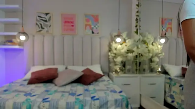 Mia Bailey  online show from 03-25-26, 03:01