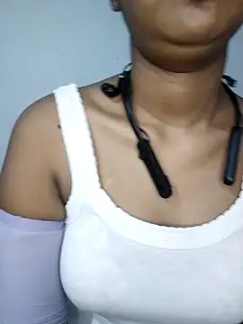 ASHANYA JAYASOORIYA online show from 04-15-26, 04:08