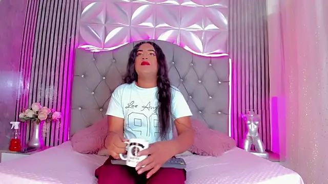 Snapshot of Valentina-Nova- chatting on 04-27-26, 04:10 Valentina-Nova- online show from 04-27-26, 04:10