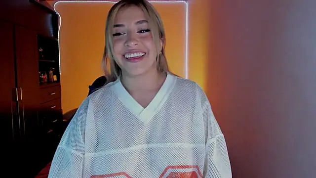 saradiazxxx online show from 04-16-26, 08:15